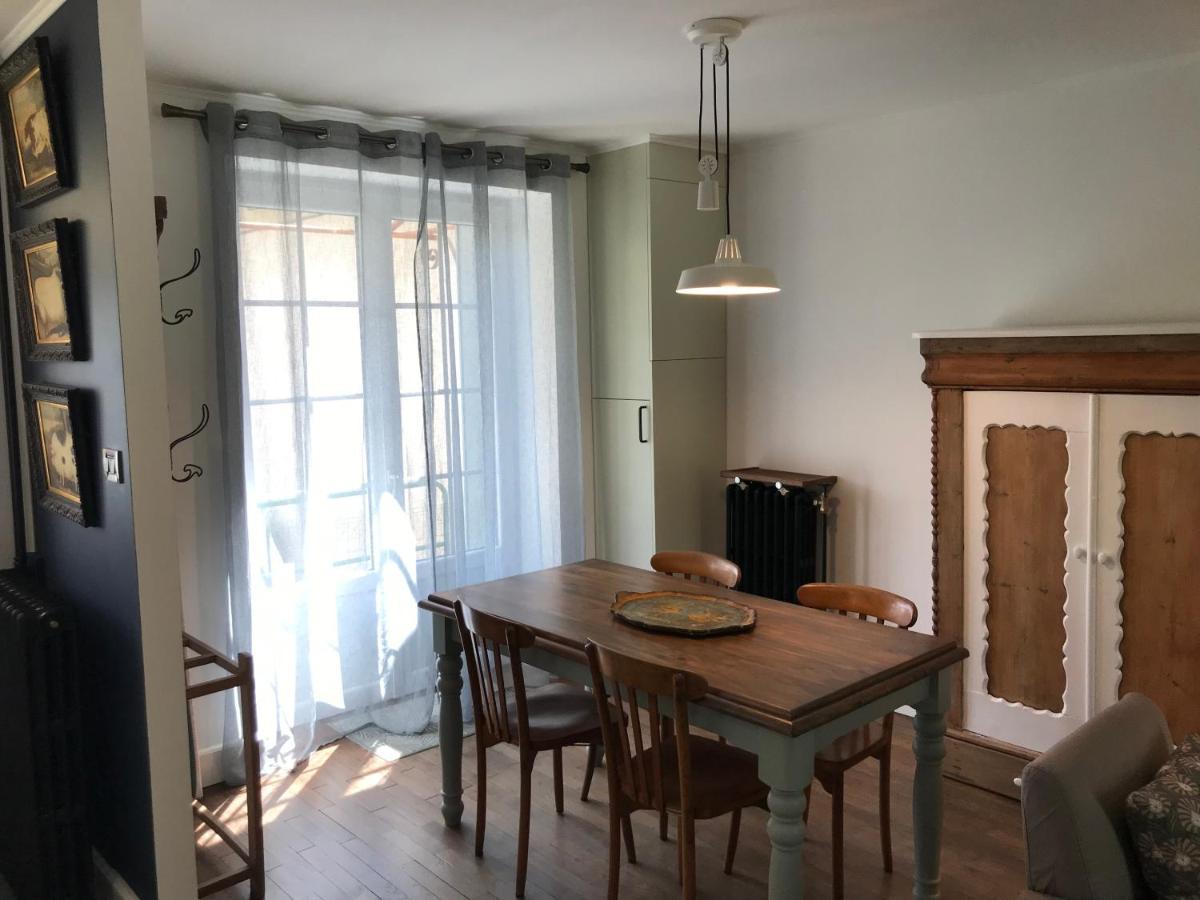Town House Jumilhac-Le-Grandヴィラ エクステリア 写真